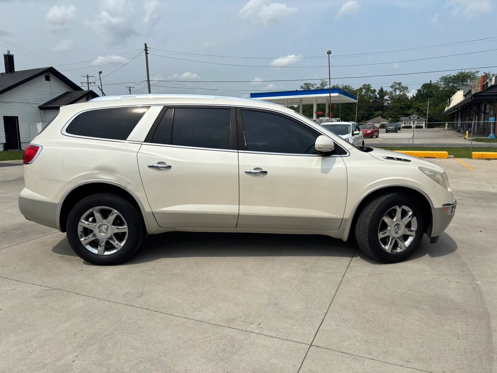 Used 2009 Buick Enclave CXL w/ Entertainment Package #2 AWD/4WD image 11