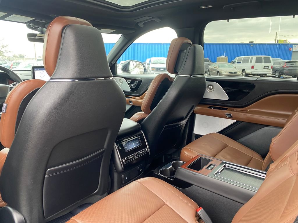 Used 2024 Lincoln Aviator Reserve w/ Equipment Group 201A image 14