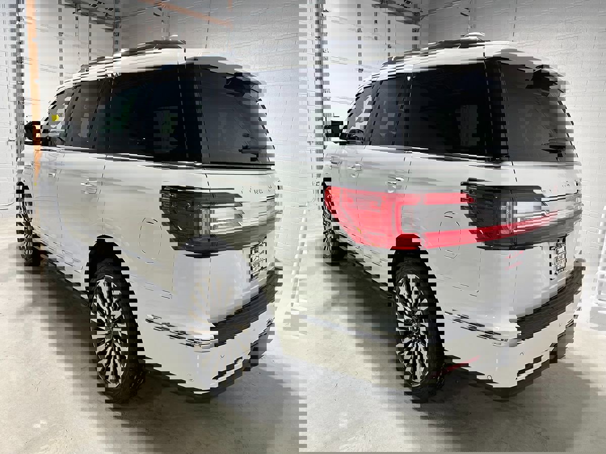 Used 2021 Lincoln Navigator Reserve w/ Luxury Package image 27