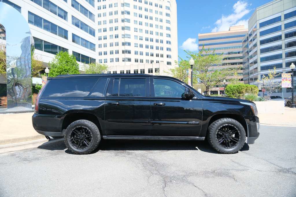 Used 2019 Cadillac Escalade ESV Platinum AWD/4WD image 15