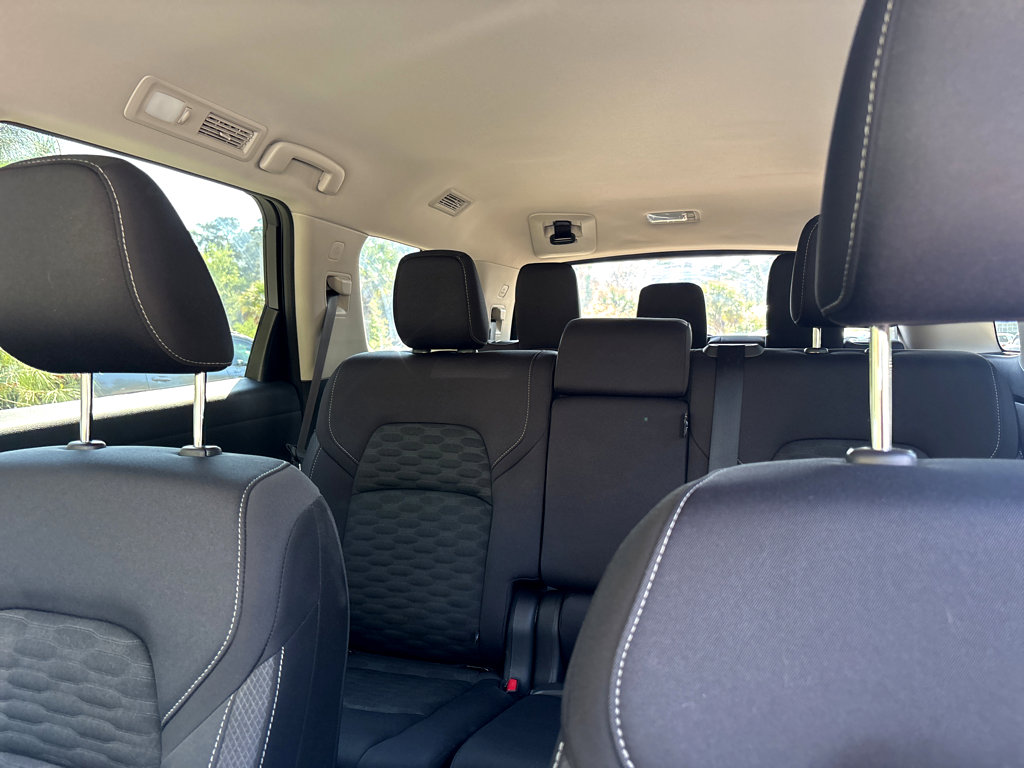 Used 2024 Nissan Pathfinder SV image 18