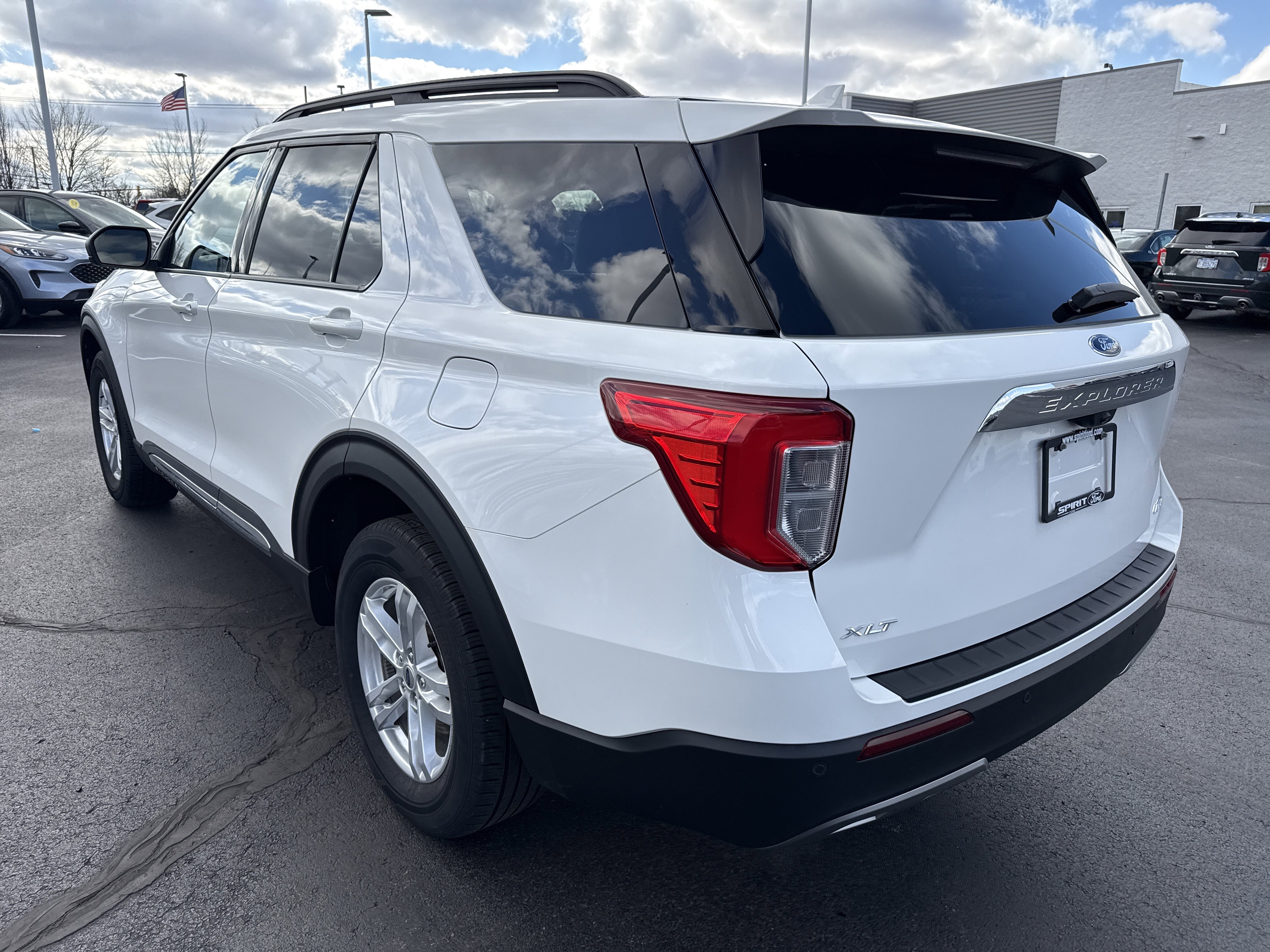 Used 2023 Ford Explorer XLT w/ Equipment Group 202A image 5