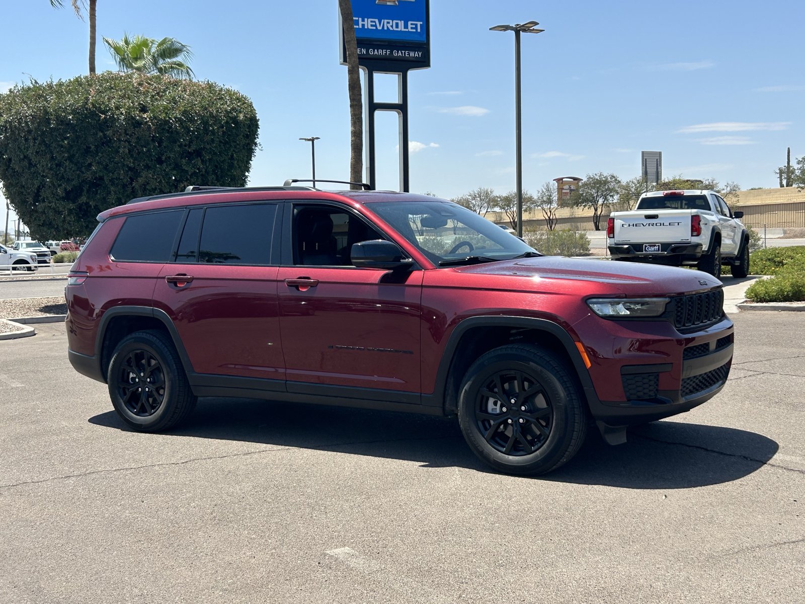 Used 2024 Jeep Grand Cherokee L Altitude AWD/4WD image 7