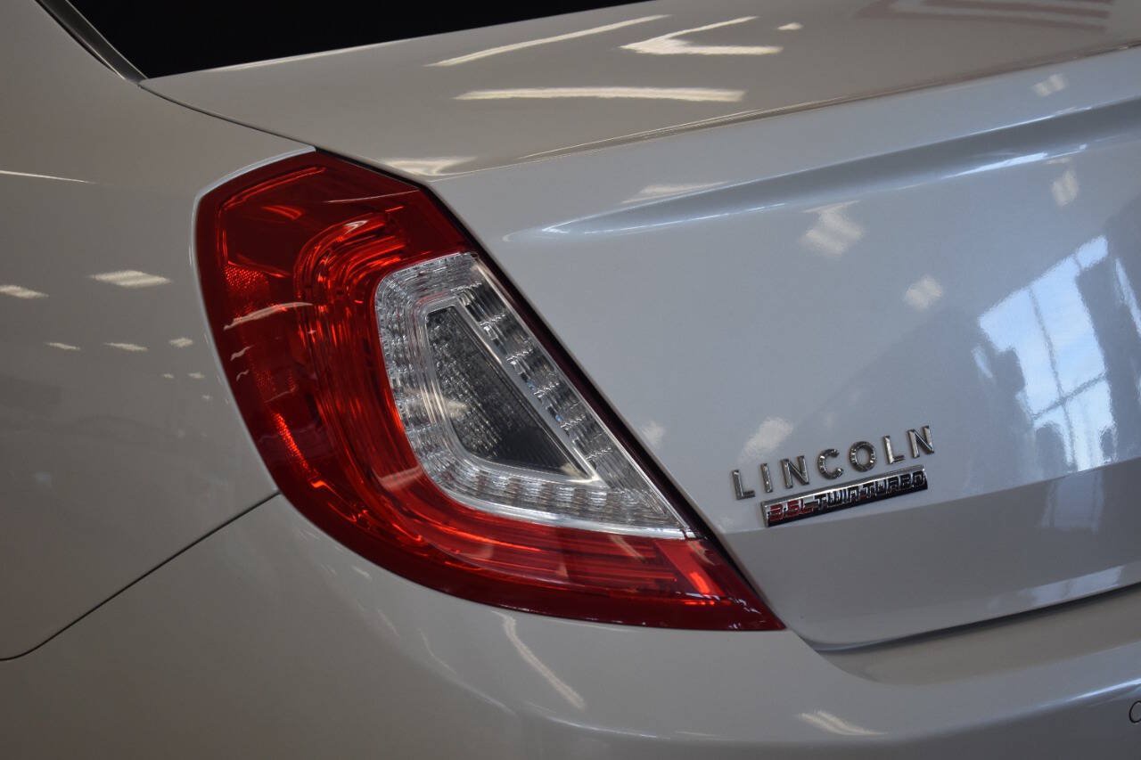Used 2013 Lincoln MKS AWD image 22