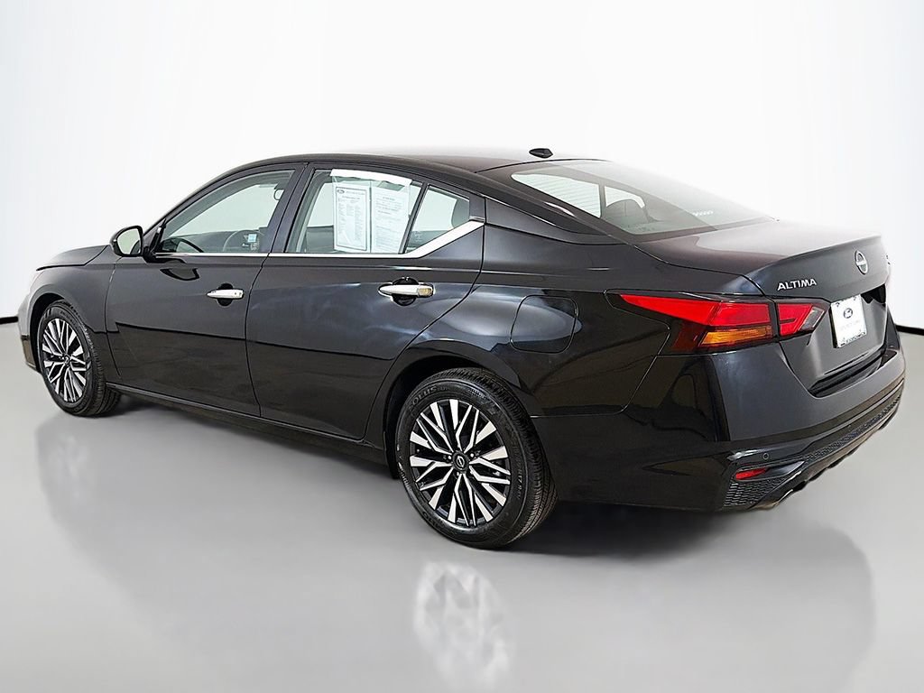 Used 2023 Nissan Altima 2.5 SV w/ SV Premium Package FWD image 12