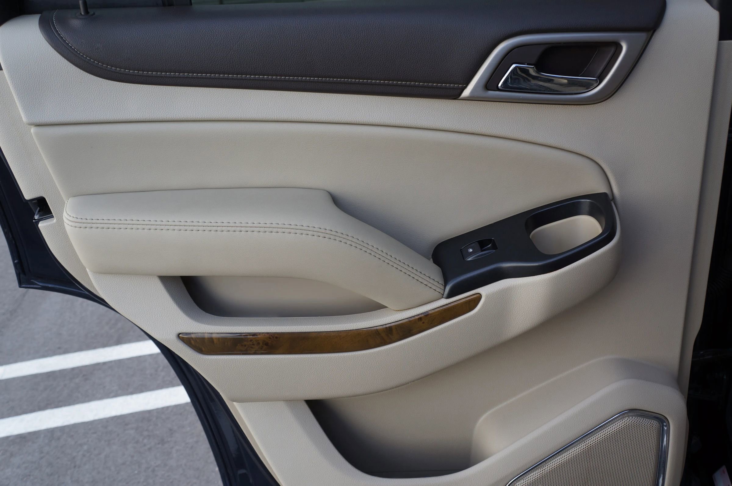 Used 2017 GMC Yukon Denali w/ Open Road Package image 30