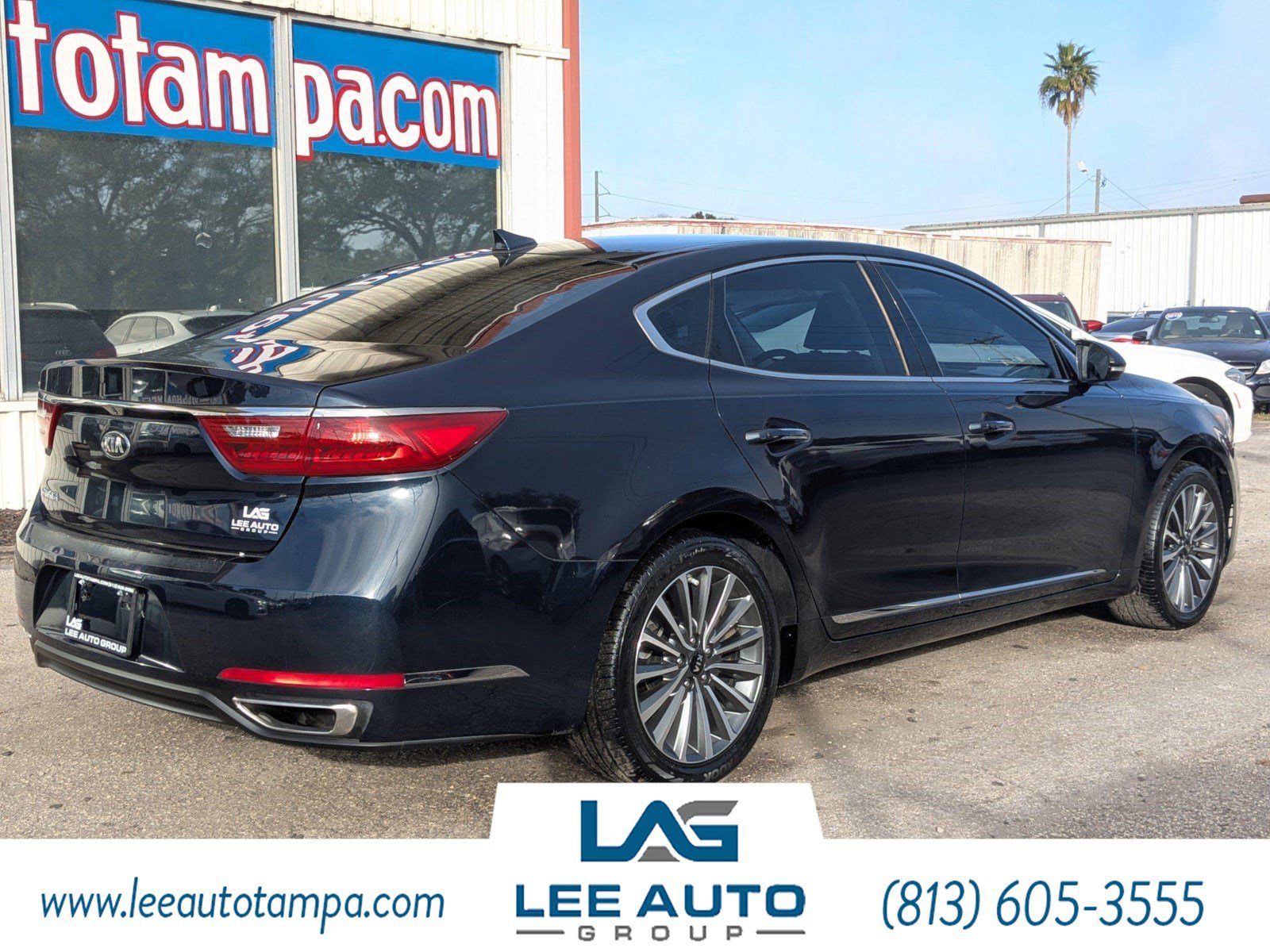 Used 2017 Kia Cadenza Premium image 3