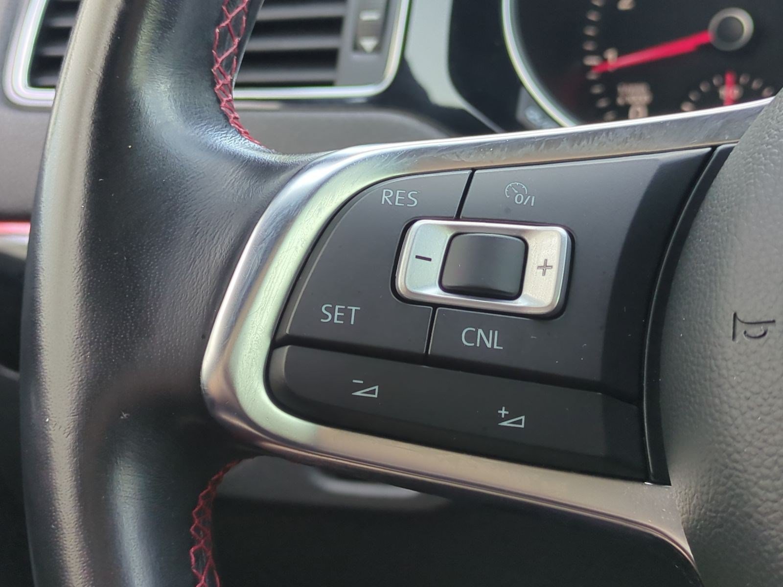 Used 2017 Volkswagen Jetta GLI FWD image 18