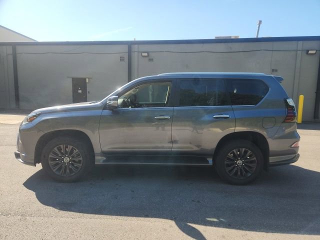Used 2023 Lexus GX 460 Premium w/ Accessory Package AWD/4WD image 4