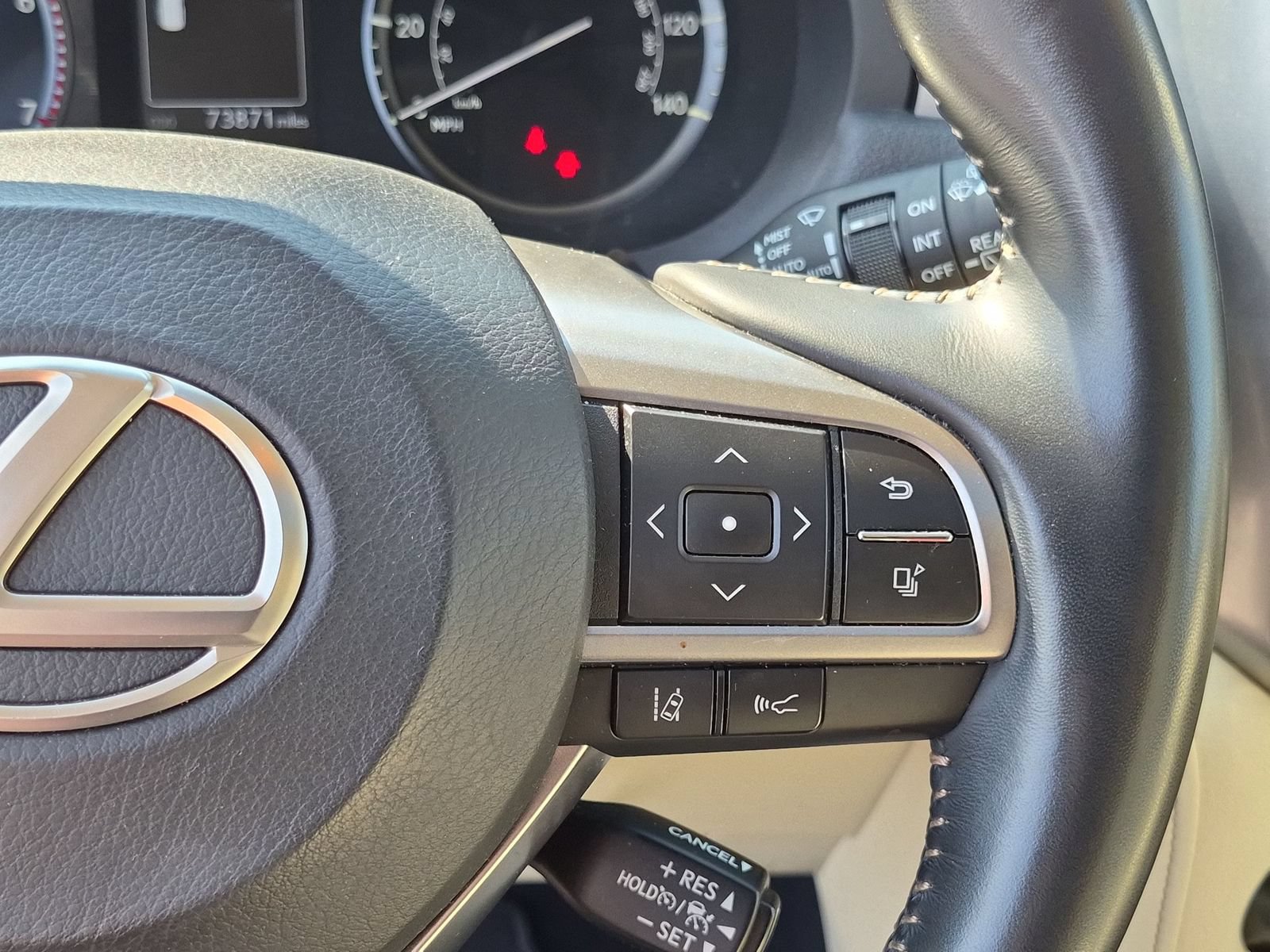 Used 2022 Lexus GX 460 Premium w/ Accessory Package AWD/4WD image 17