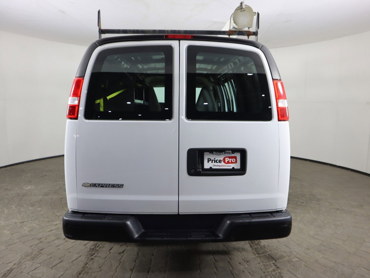 Used 2020 Chevrolet Express 2500 w/ Communications Package image 7