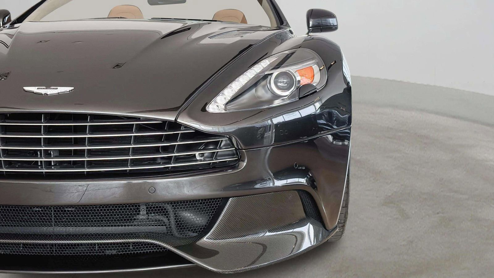 Used 2016 Aston Martin Vanquish Volante image 46