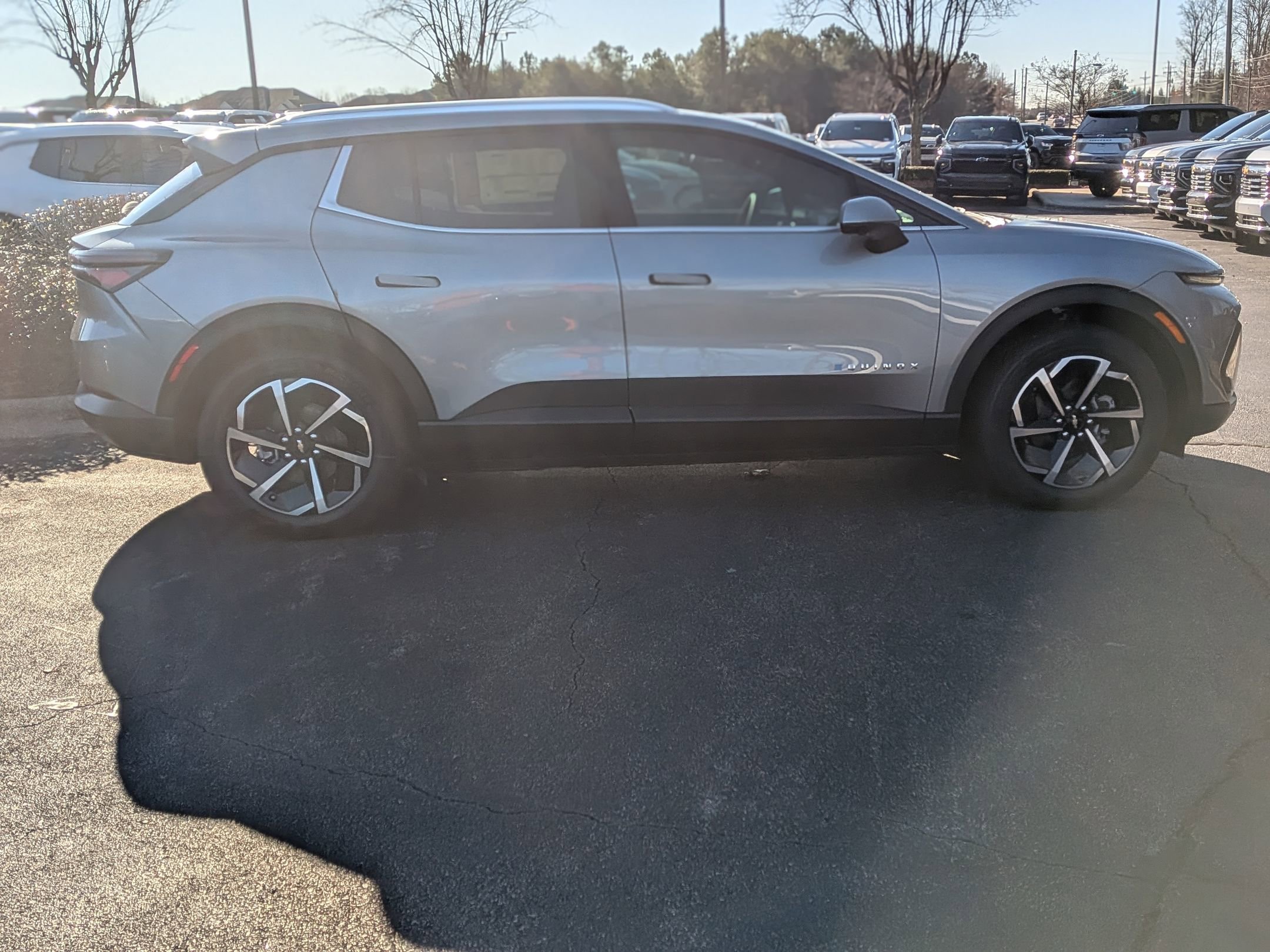 New 2026 Chevrolet Equinox EV LT image 9