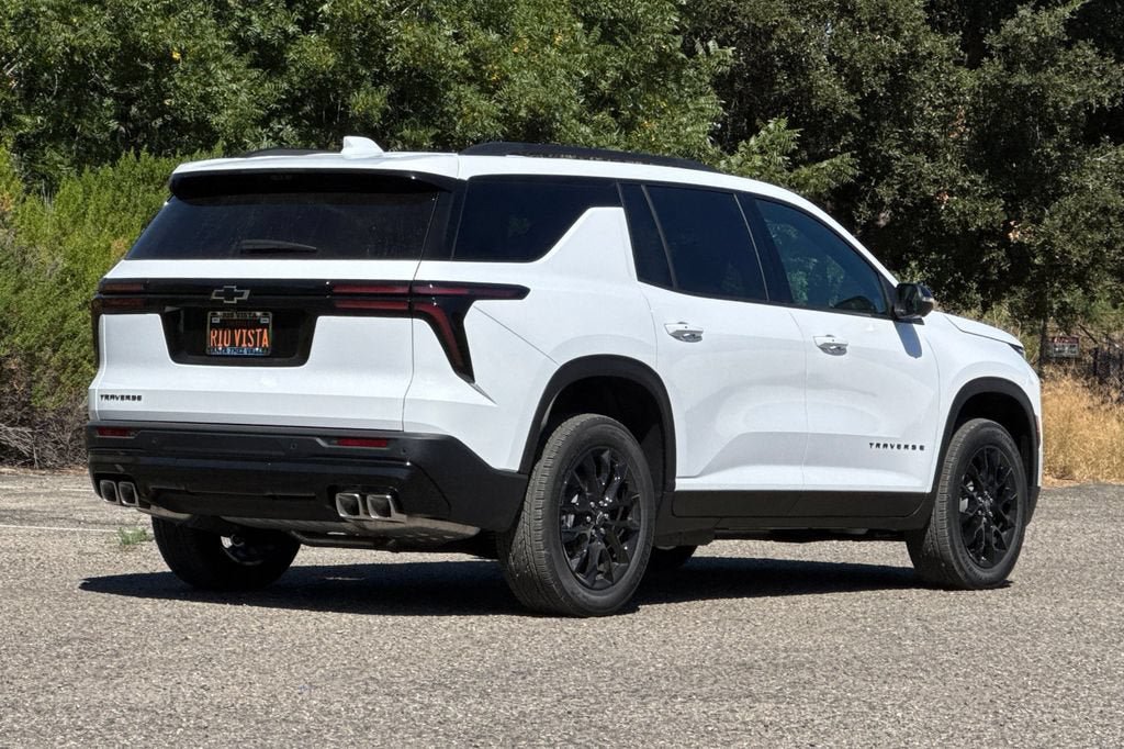 New 2026 Chevrolet Traverse LT w/ Midnight/Sport Edition FWD image 4