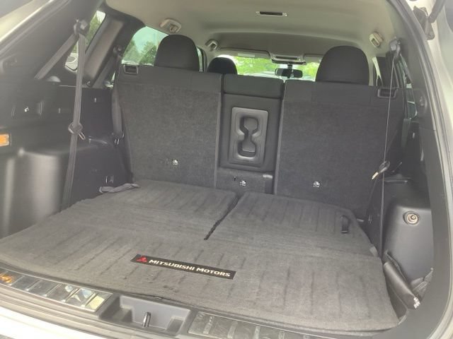 Used 2022 Mitsubishi Outlander ES FWD image 9