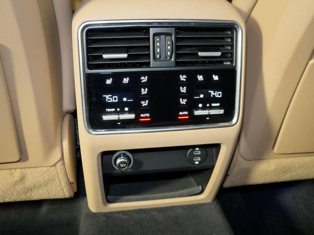 Certified 2023 Porsche Cayenne Platinum Edition AWD/4WD image 41