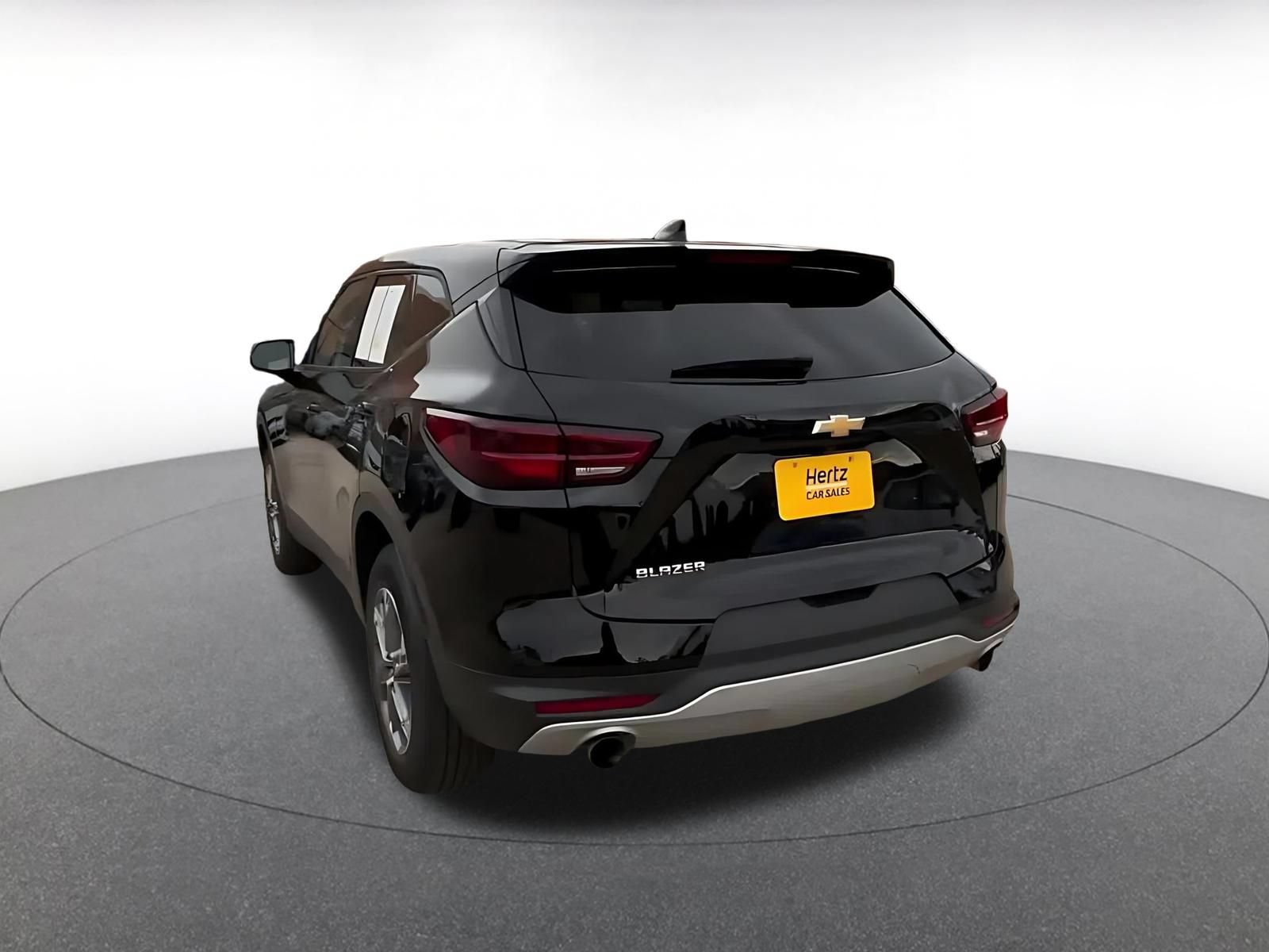 Used 2025 Chevrolet Blazer LT FWD image 11