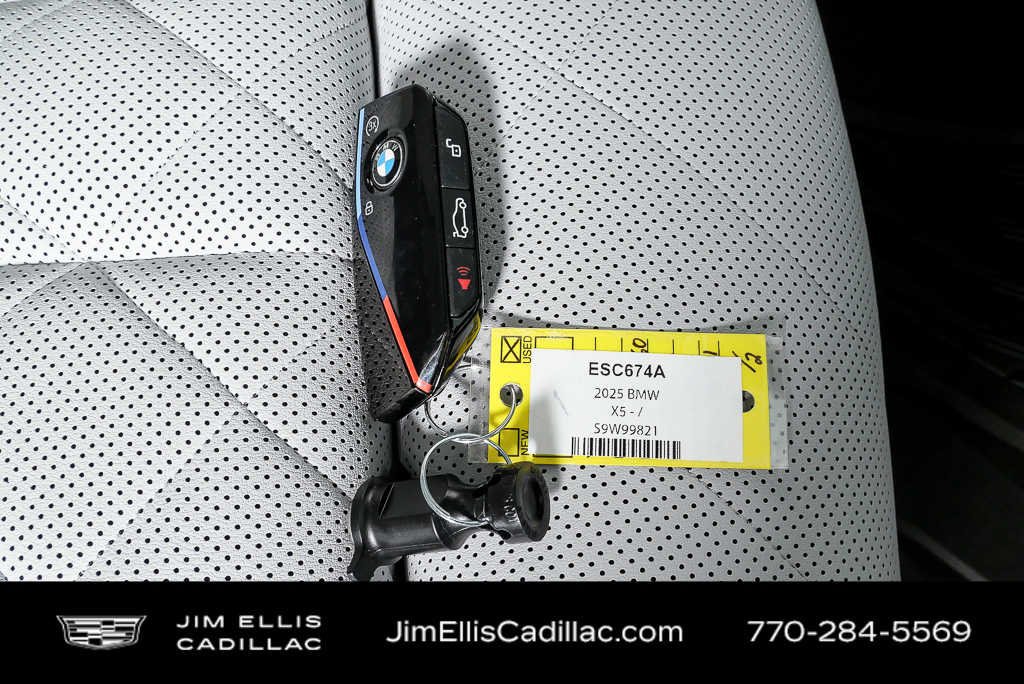 Used 2025 BMW X5 M60i AWD/4WD image 26