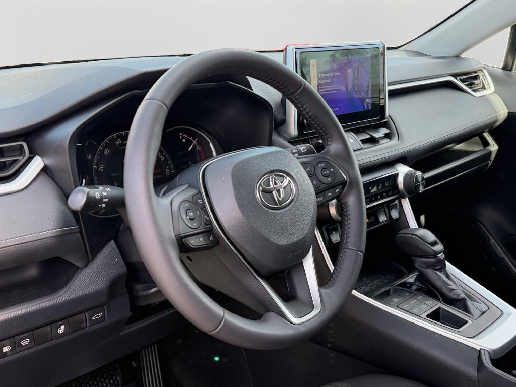 Used 2023 Toyota RAV4 XLE w/ Convenience Package AWD/4WD image 18