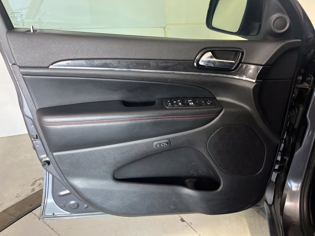 Used 2019 Jeep Grand Cherokee Trailhawk w/ Trailhawk Luxury Group AWD/4WD image 31