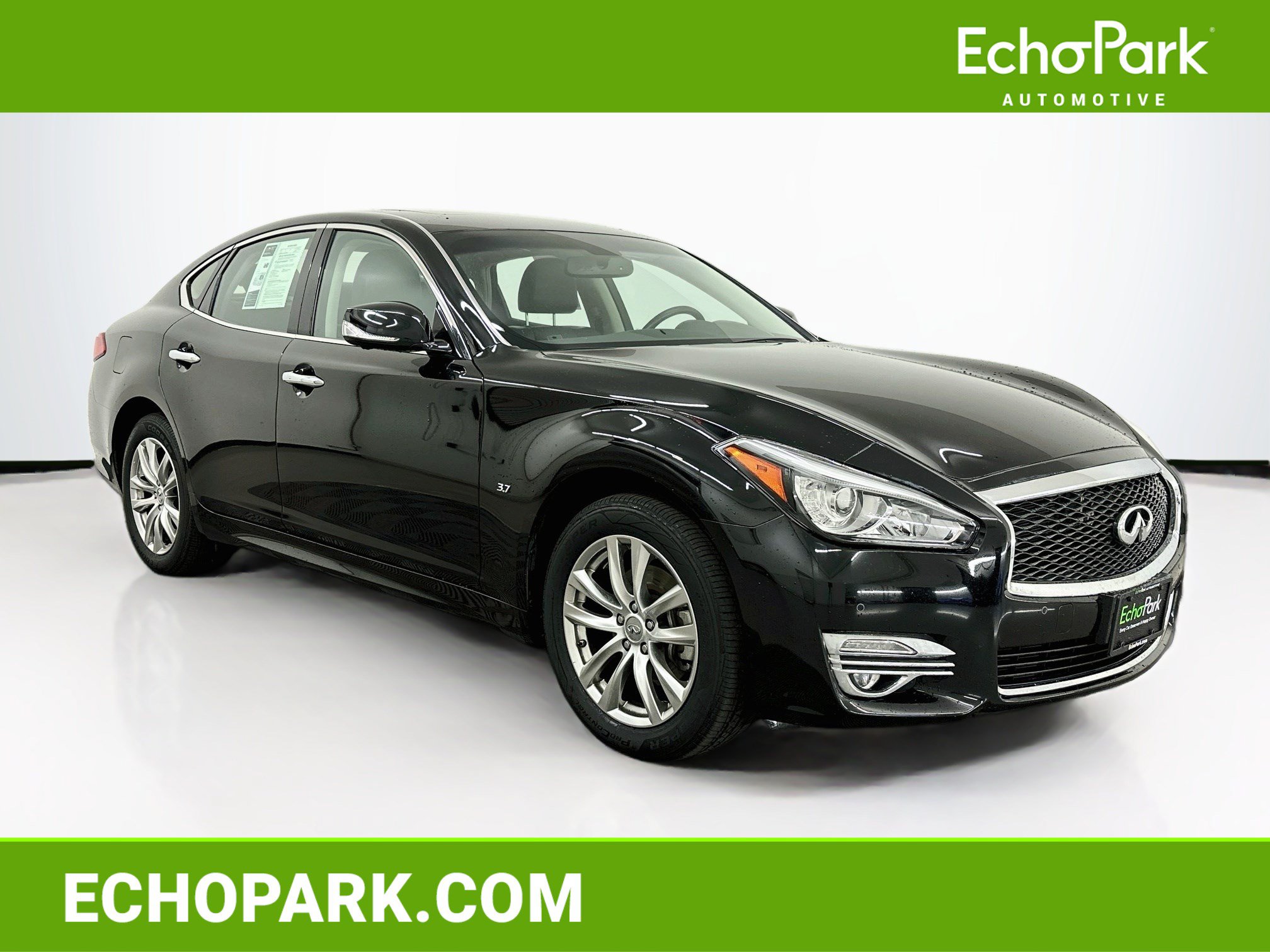 Used 2018 INFINITI Q70 Luxe