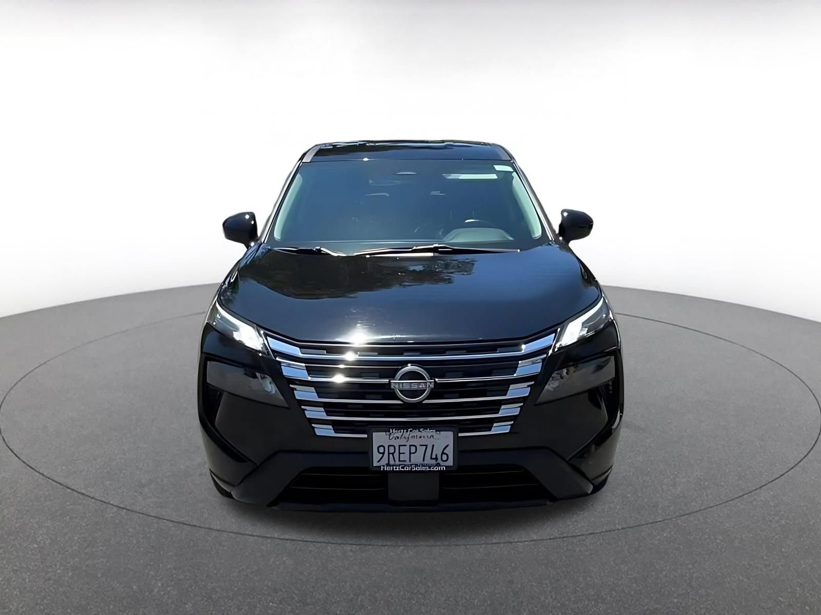 Used 2025 Nissan Rogue SV FWD image 4