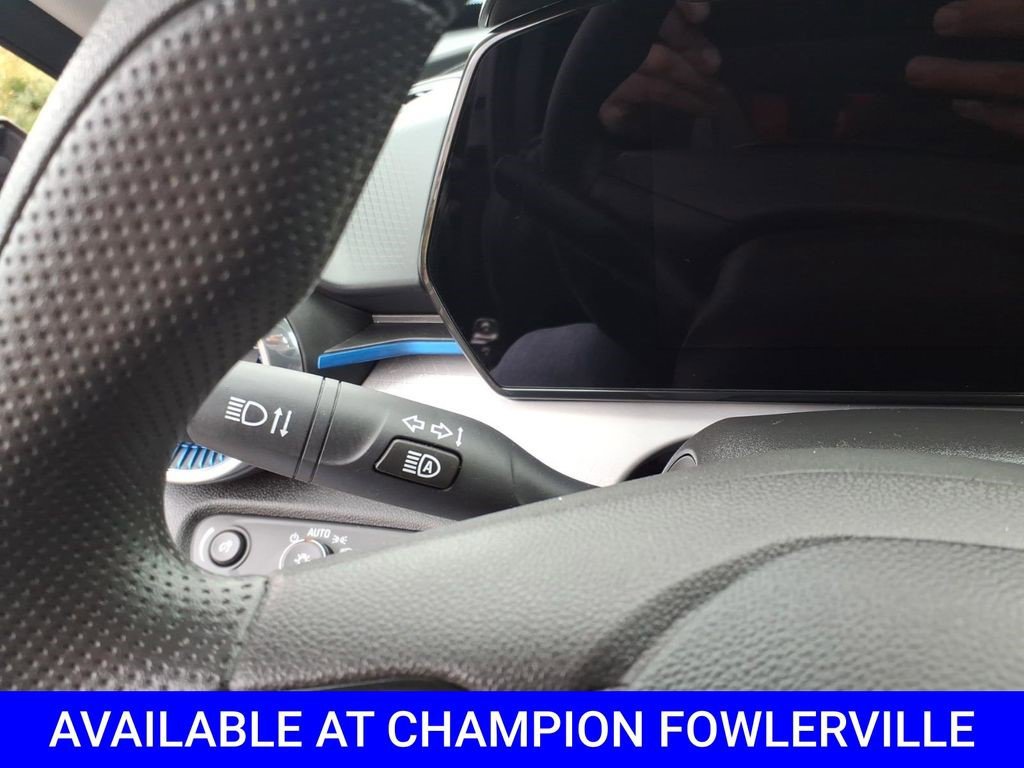 Certified 2025 Chevrolet Trax LT image 24