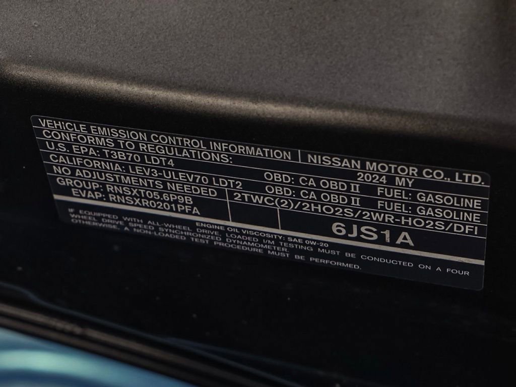 Used 2024 Nissan Armada SL w/ Captain's Chairs Package image 32