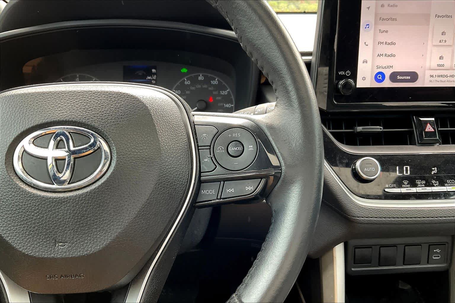 Used 2024 Toyota Corolla Cross AWD Hybrid w/ Moonroof Package image 25