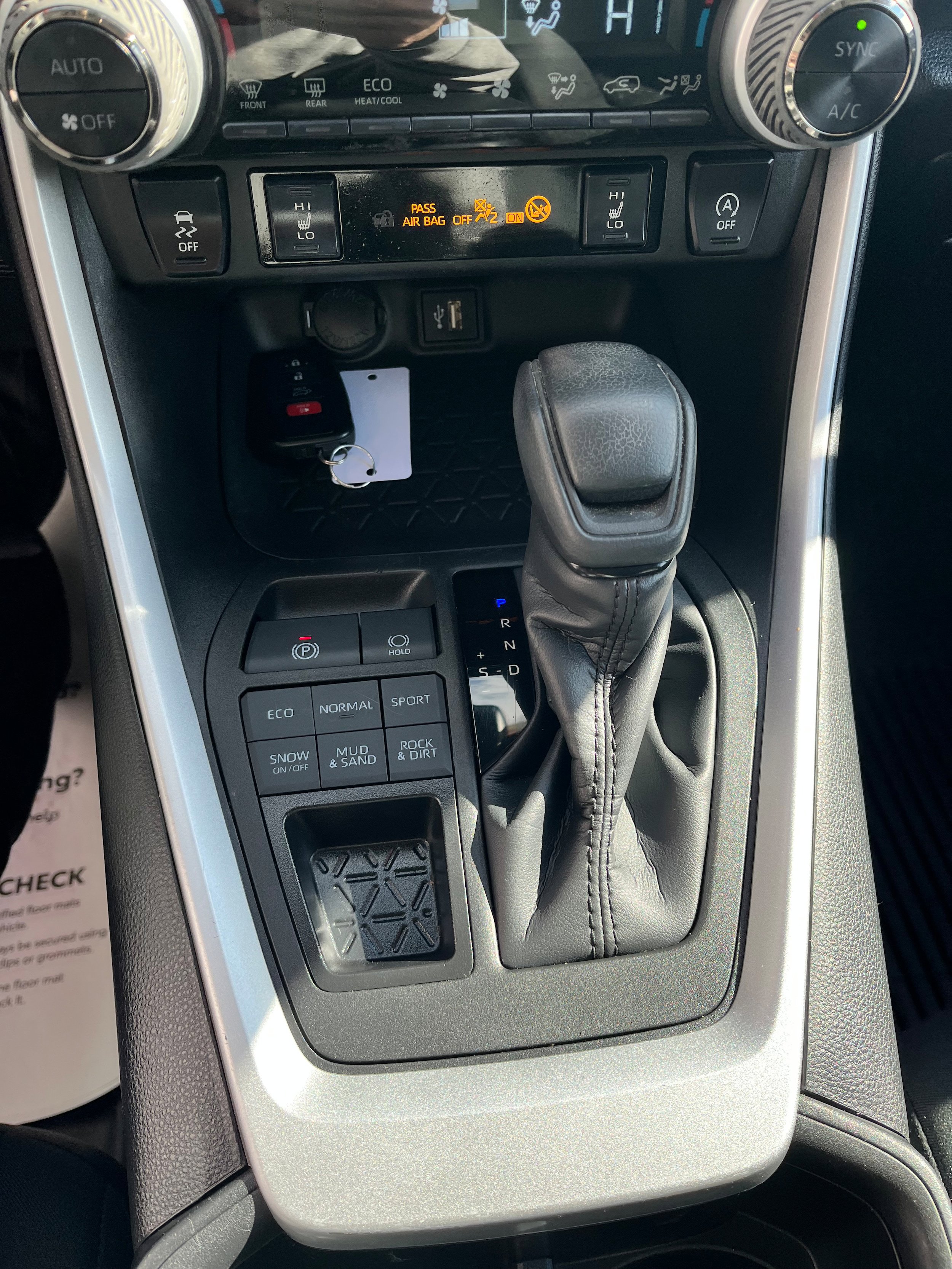 Used 2023 Toyota RAV4 XLE w/ Convenience Package AWD/4WD image 10