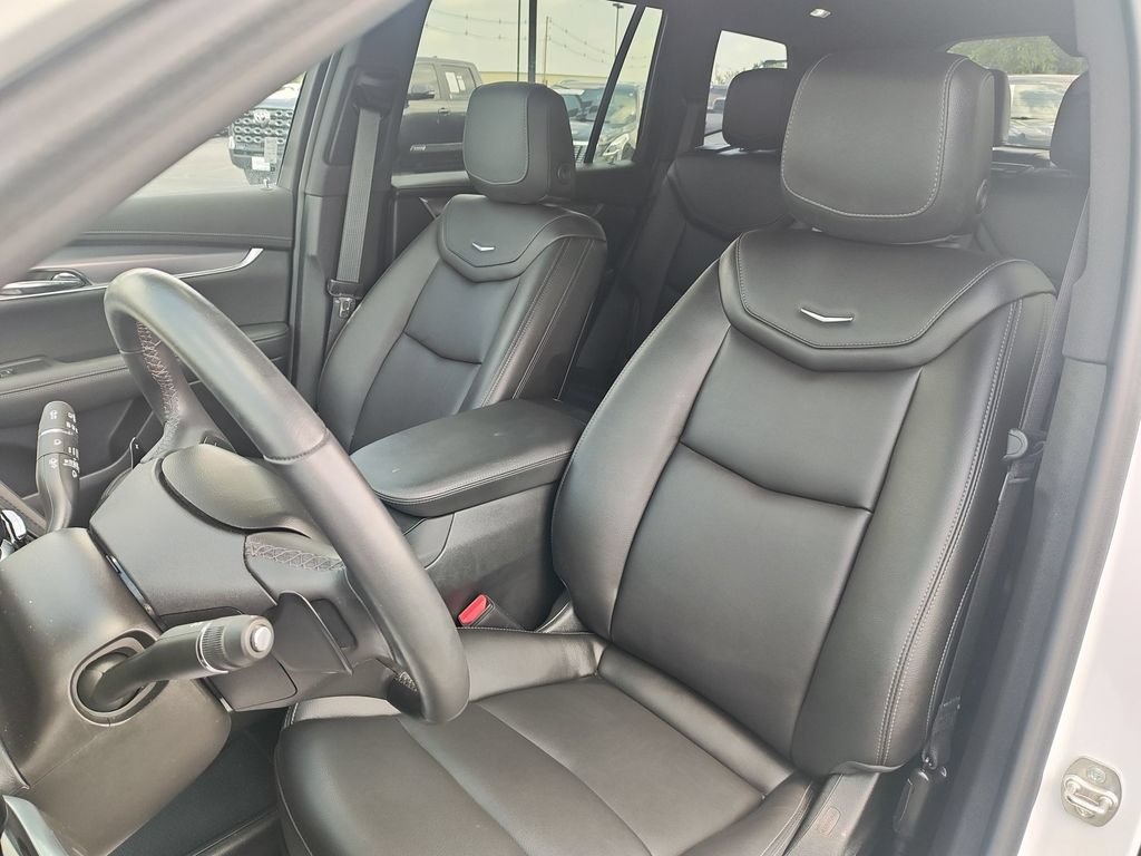 Used 2024 Cadillac XT6 Luxury AWD/4WD image 11