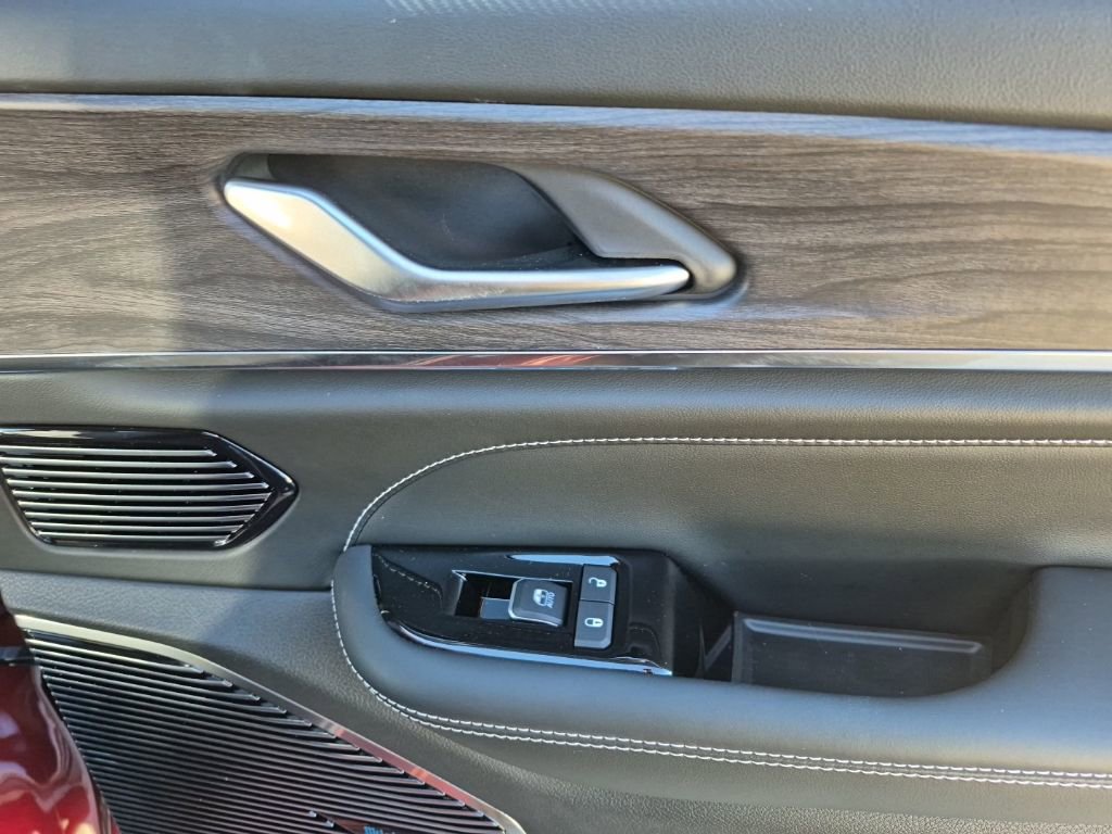 New 2024 Jeep Grand Cherokee Overland w/ Advanced Protech Group III image 23