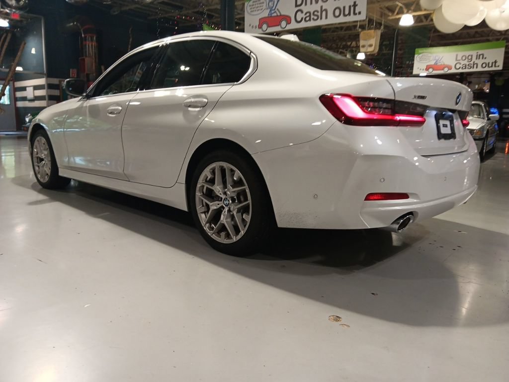 Used 2025 BMW 330i xDrive Sedan w/ Premium Package AWD/4WD image 13