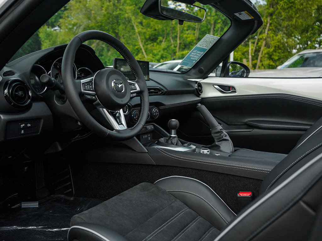 New 2025 MAZDA MX-5 Miata RF Club image 15