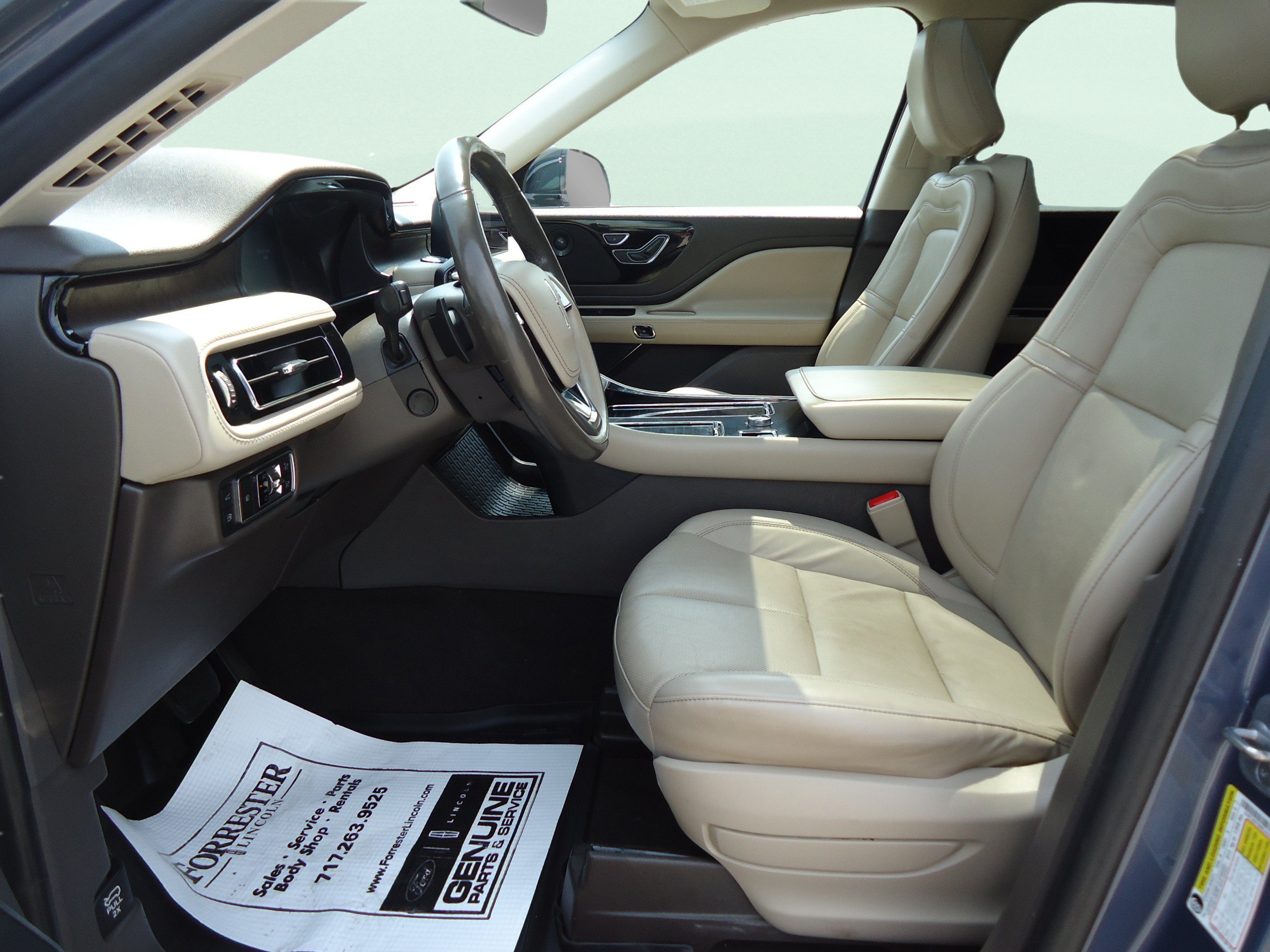 Used 2021 Lincoln Aviator Grand Touring w/ Elements Package Plus AWD/4WD image 23