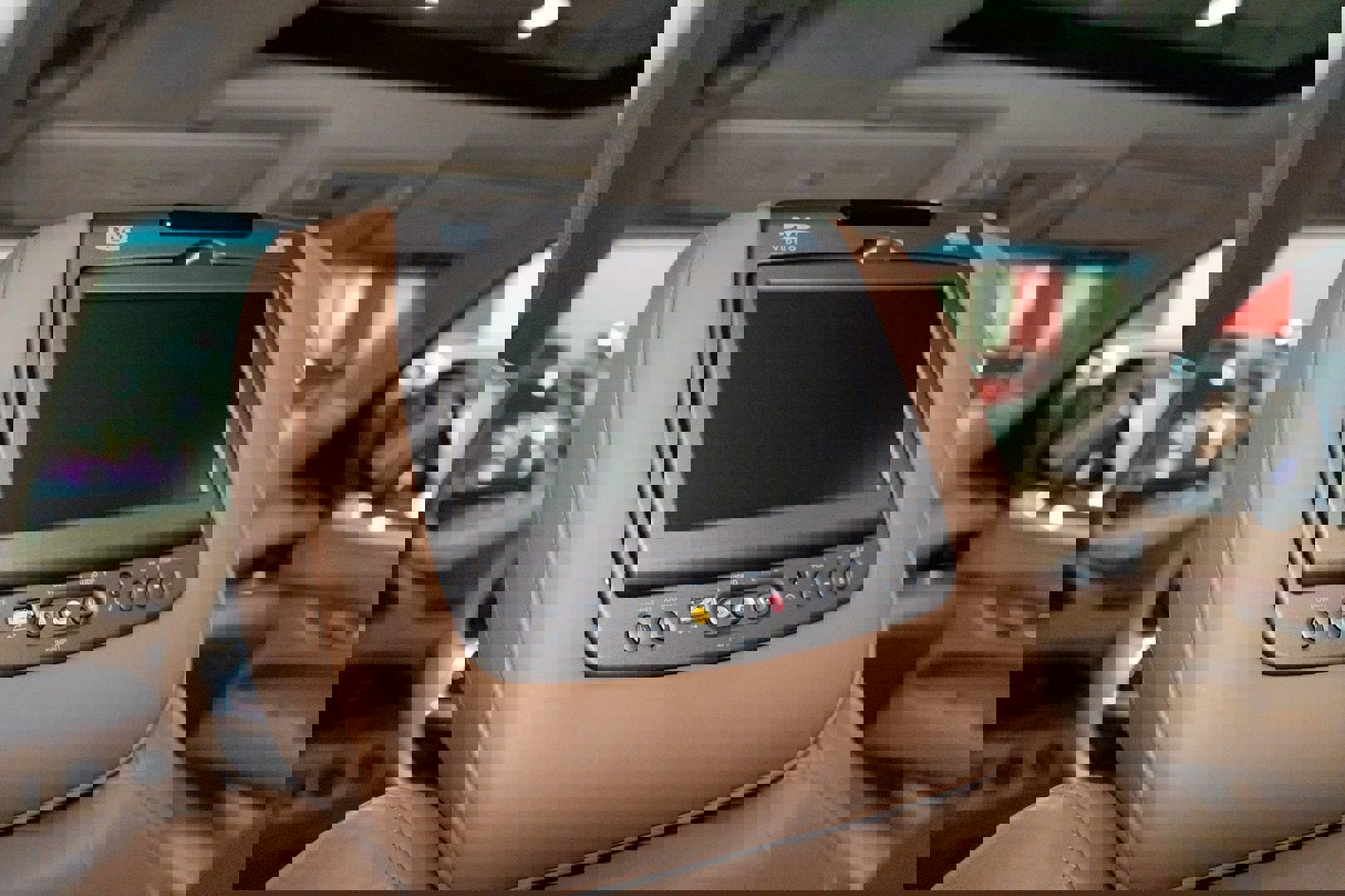 Used 2016 Cadillac Escalade ESV Platinum image 32