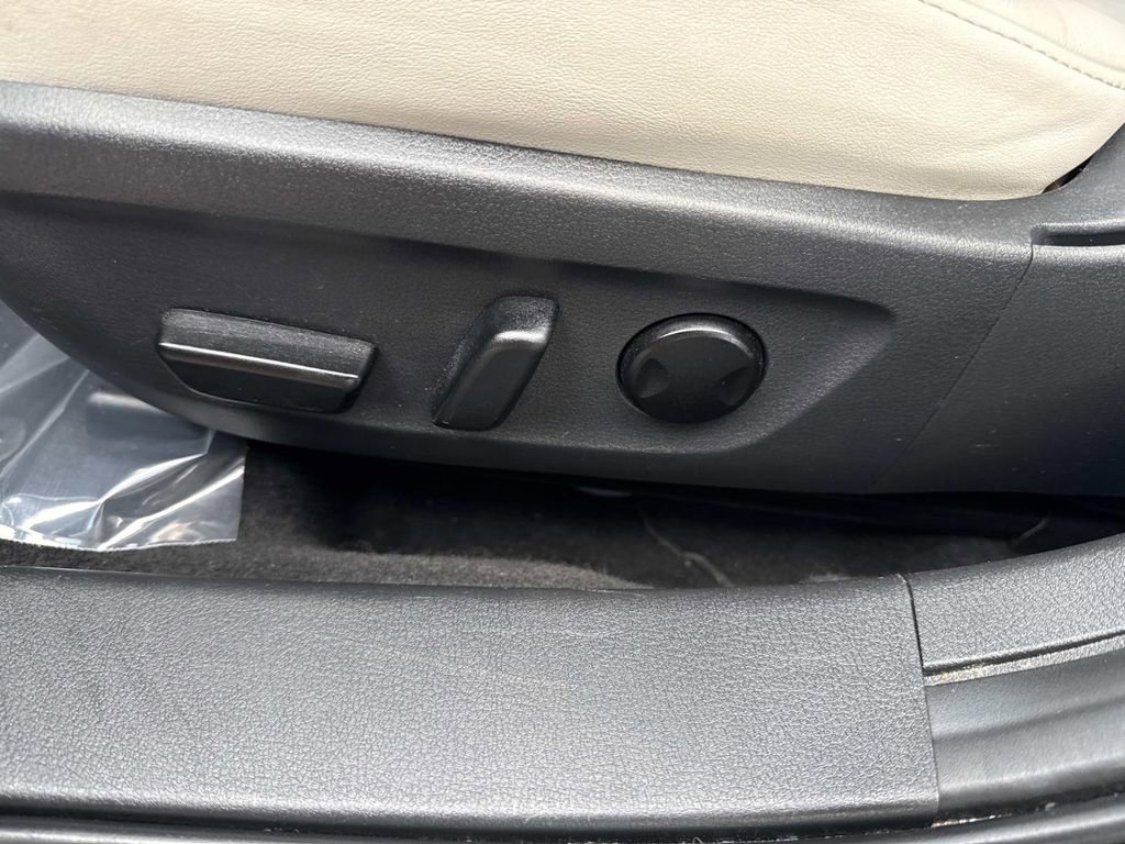 Used 2019 MAZDA MAZDA3 Sedan w/ Premium Package image 27