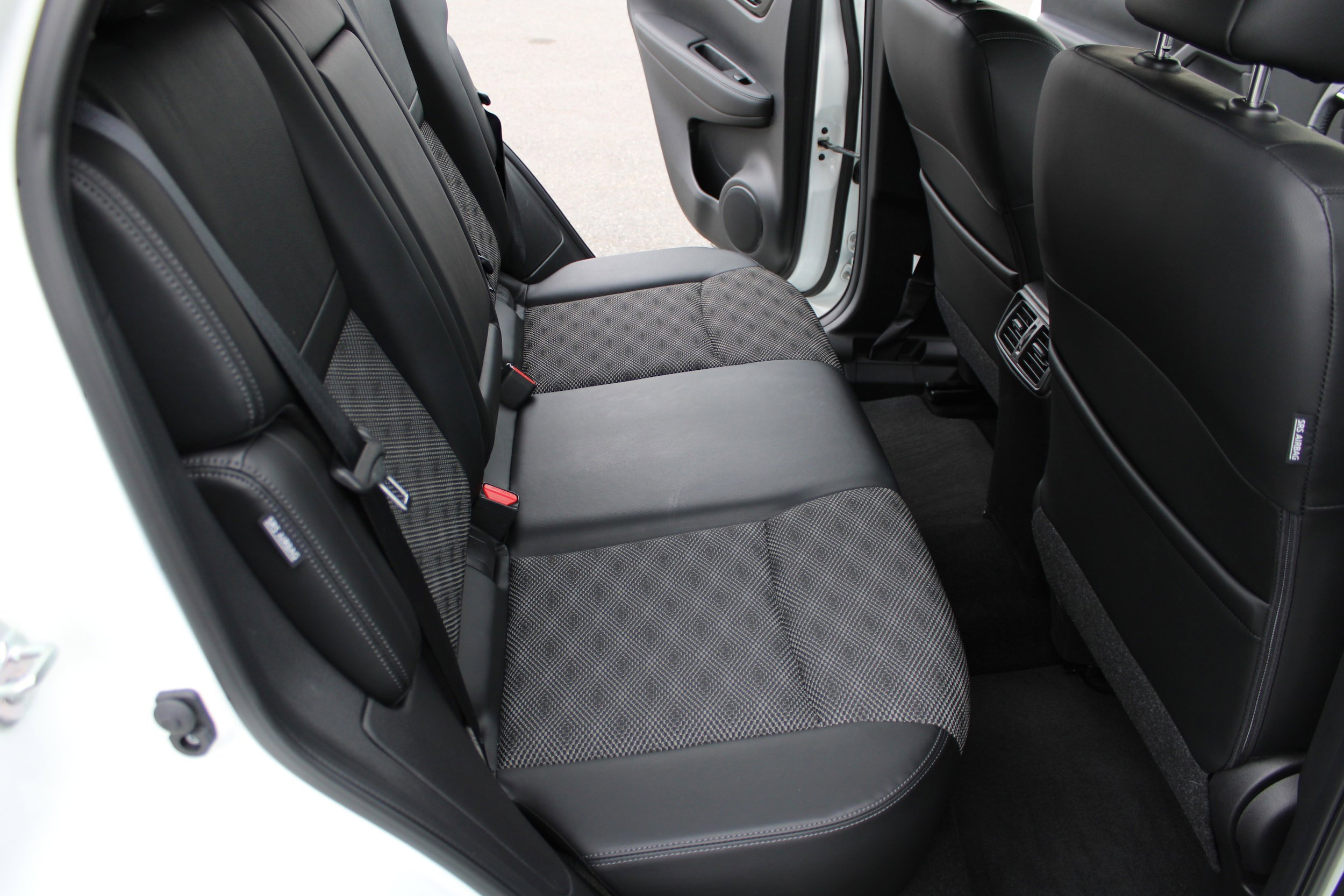 Used 2022 Nissan Rogue Sport SV w/ Technology Package image 13