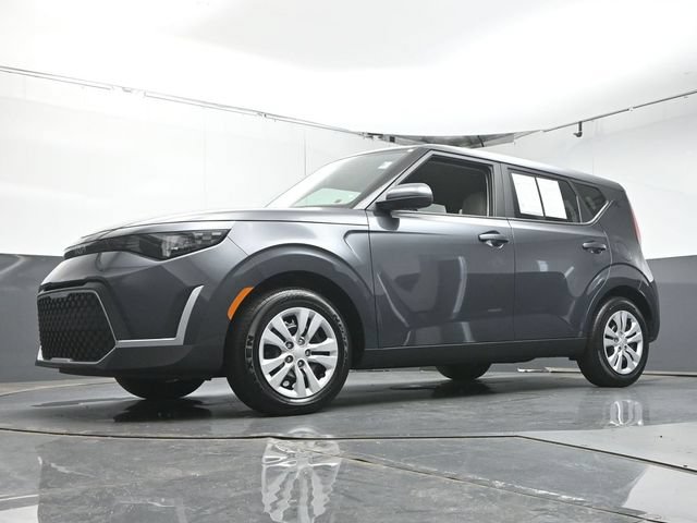 Used 2025 Kia Soul LX FWD image 34