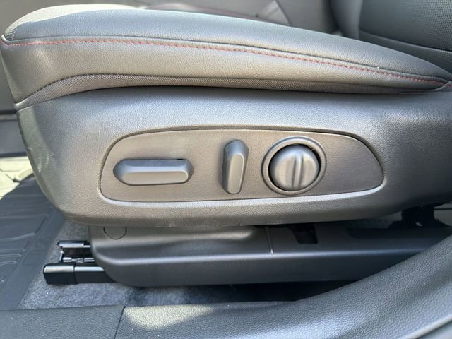 New 2026 Chevrolet Trax RS w/ Sunroof Package FWD image 13