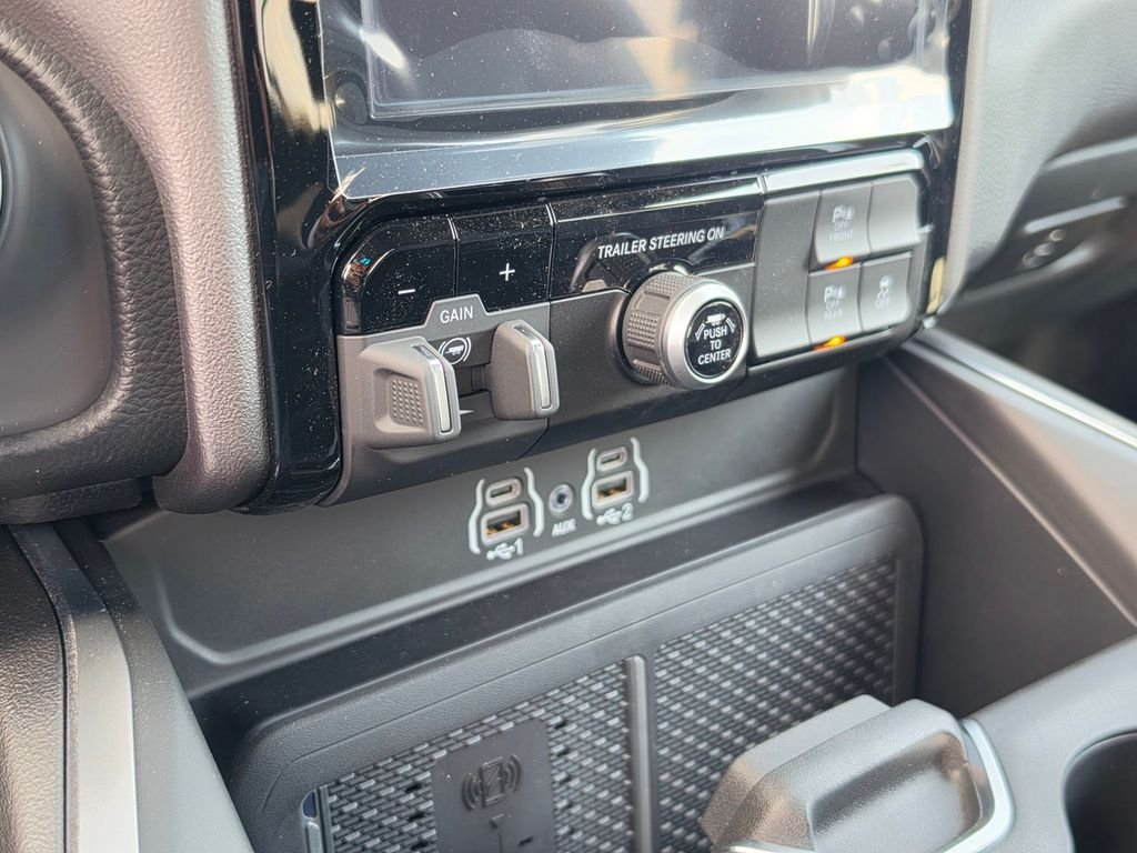 New 2026 RAM 1500 Big Horn AWD/4WD image 17