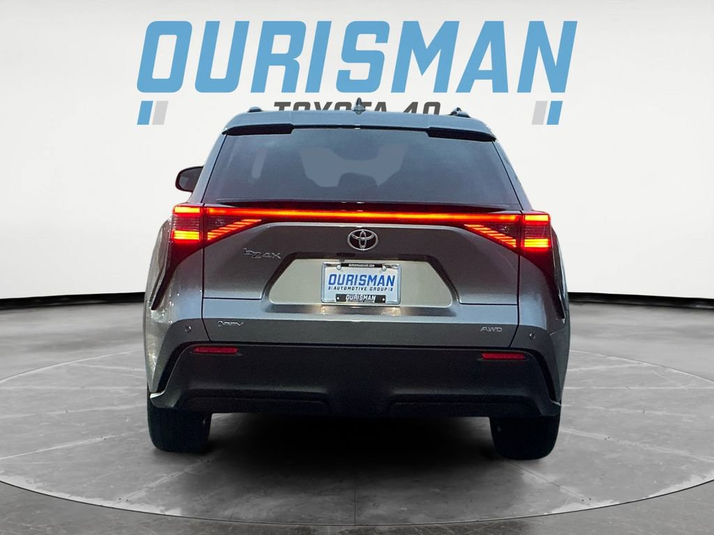 Used 2024 Toyota bZ4X XLE w/ Weather Package image 5