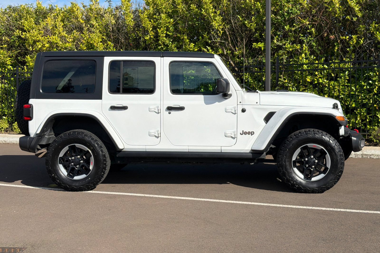 Used 2018 Jeep Wrangler Unlimited Rubicon w/ Safety Group AWD/4WD image 3
