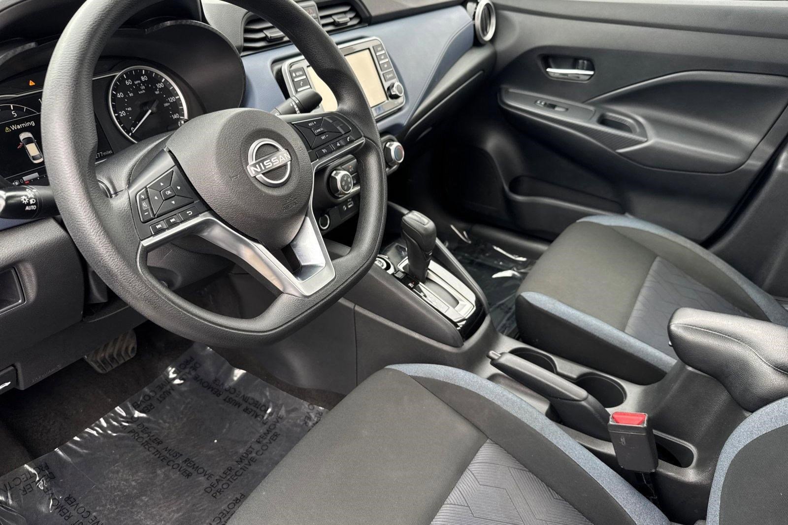 Used 2024 Nissan Versa SV FWD image 4