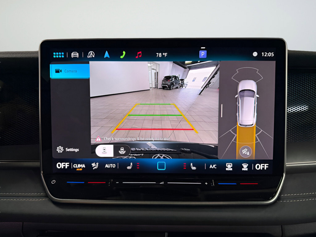 New 2025 Volkswagen Tiguan SE image 17