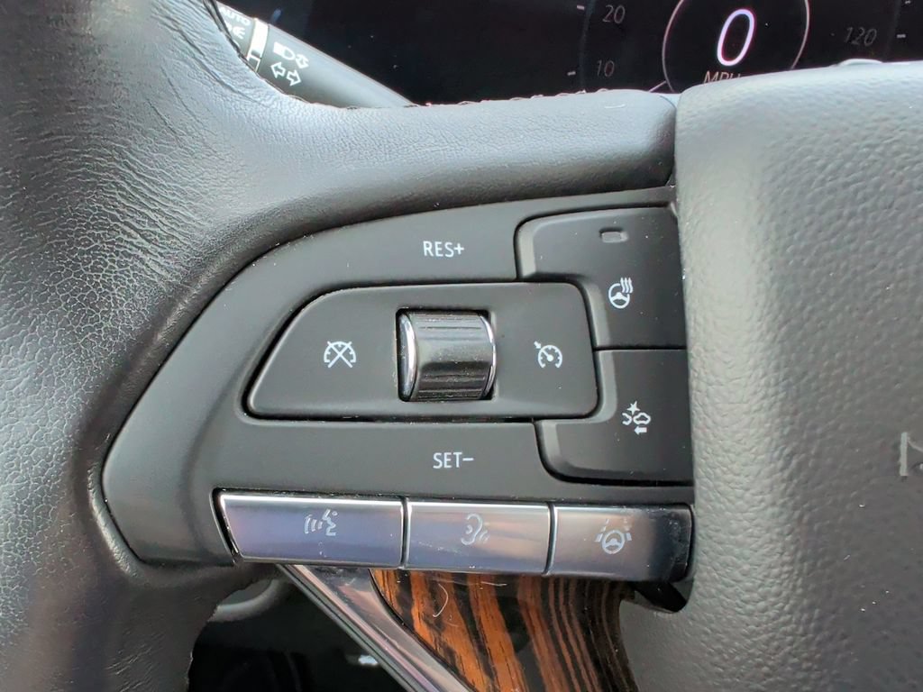 Used 2023 Cadillac Escalade Premium Luxury w/ Performance Package AWD/4WD image 28