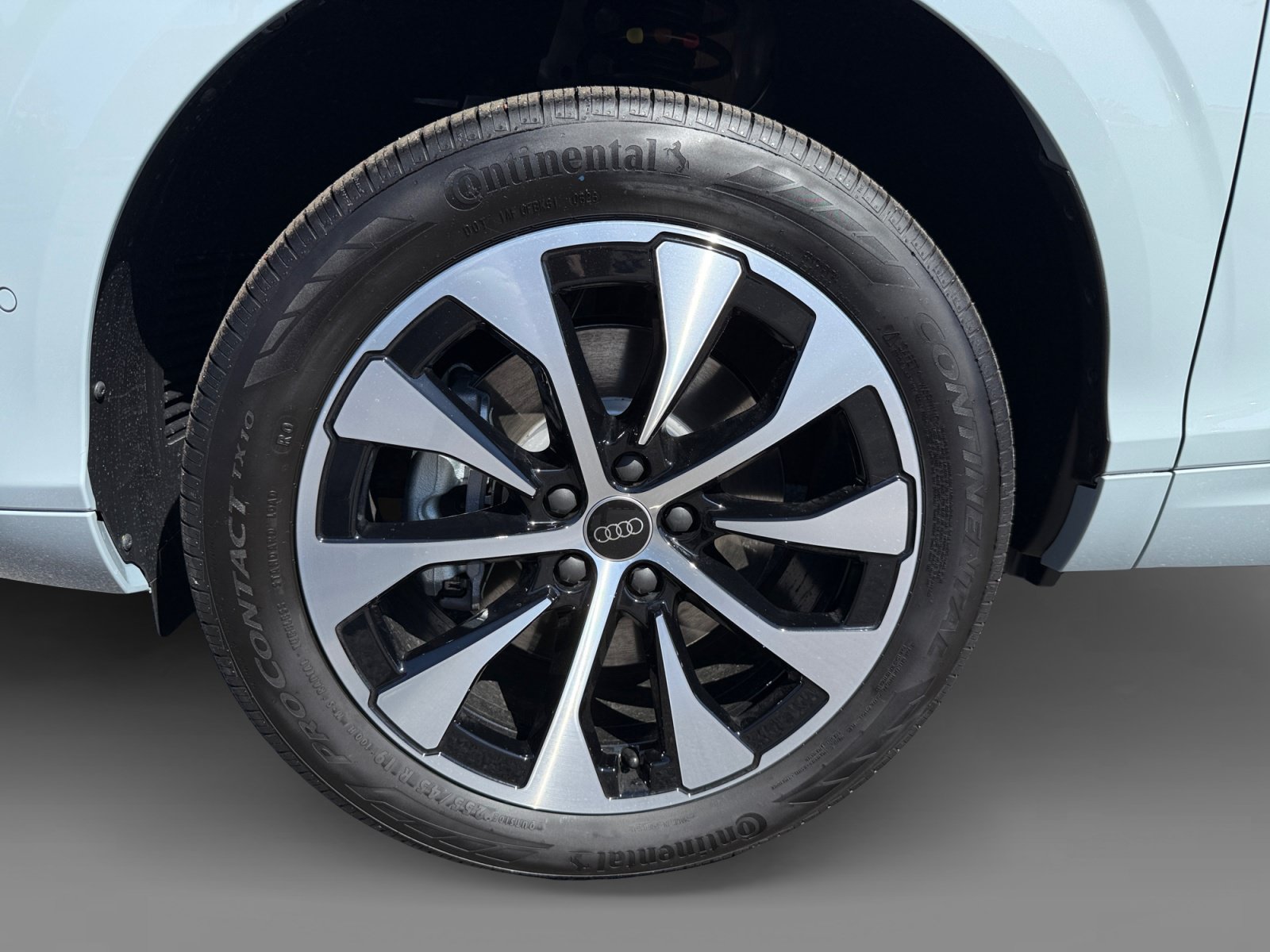 New 2026 Audi Q3 quattro 2.0T AWD/4WD image 9