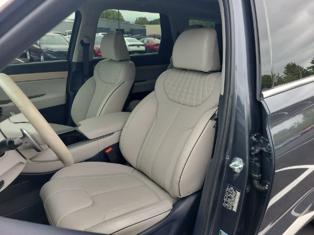 Used 2024 Hyundai Palisade Limited AWD/4WD image 19