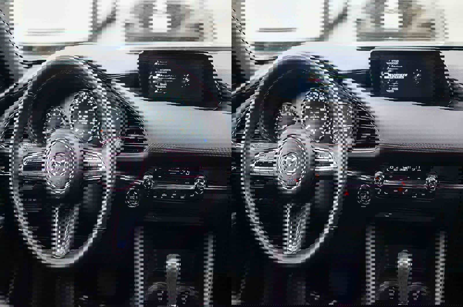 Used 2021 MAZDA MAZDA3 Hatchback w/Premium Plus Pkg image 12