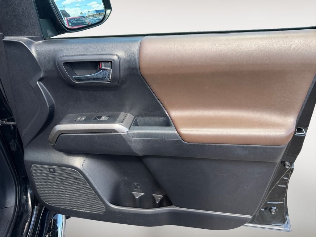 Used 2021 Toyota Tacoma Limited AWD/4WD image 25